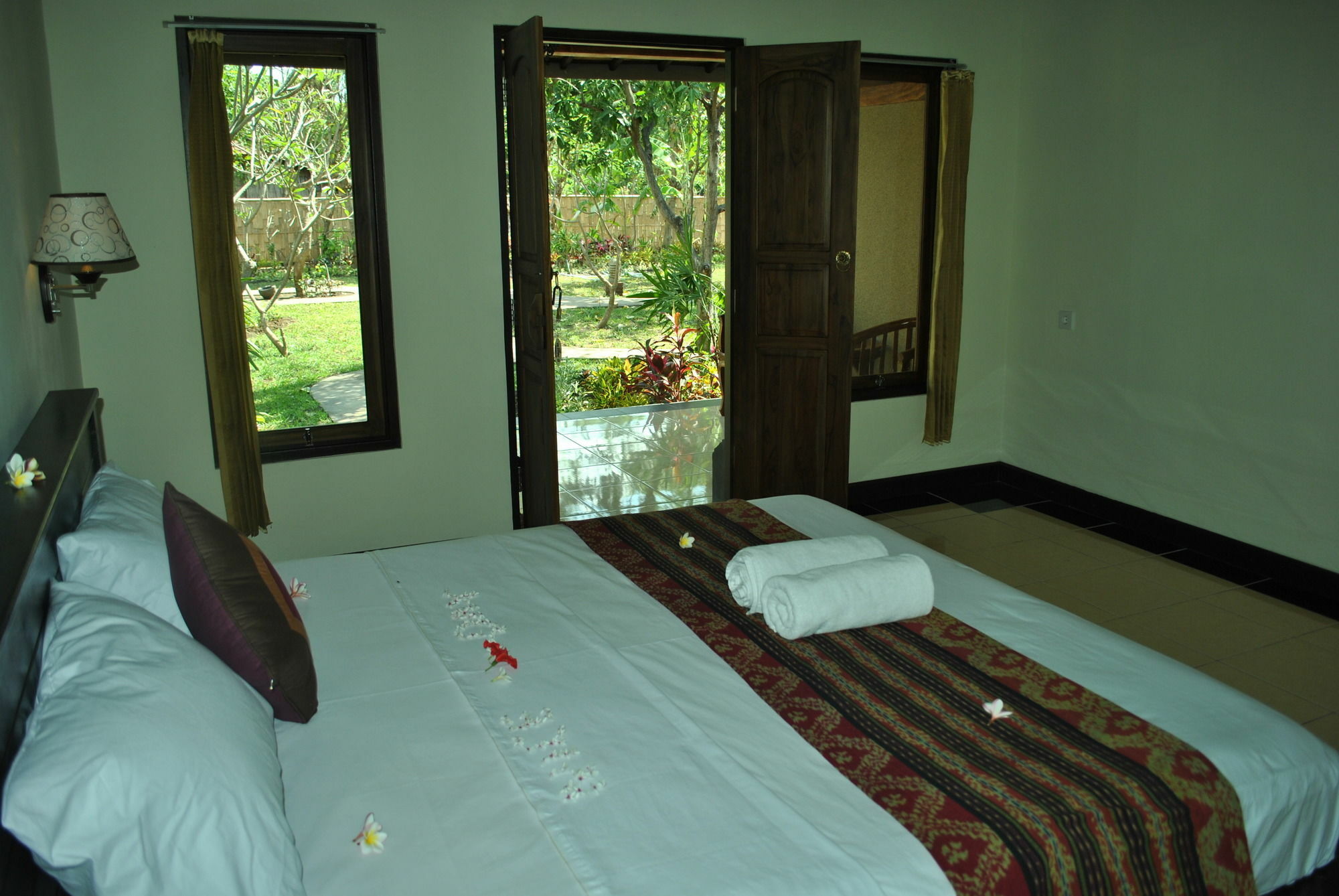 Van Karning Bungalow Pemuteran  Luaran gambar